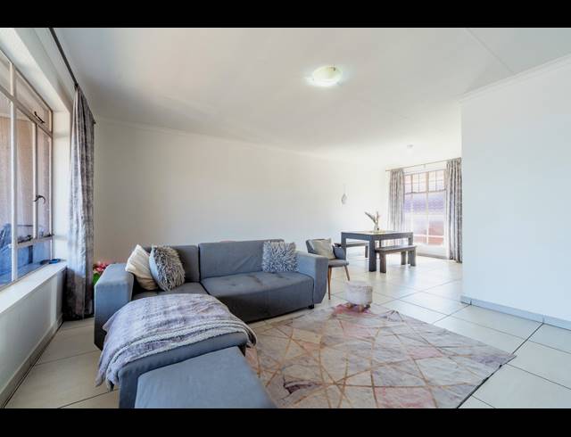 2 BEDROOM APARTMENT FOR SALE IN FLORIDA